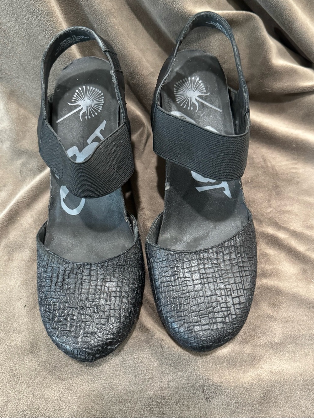 OTBT Black Textured Slingback Flats with Elastic Strap